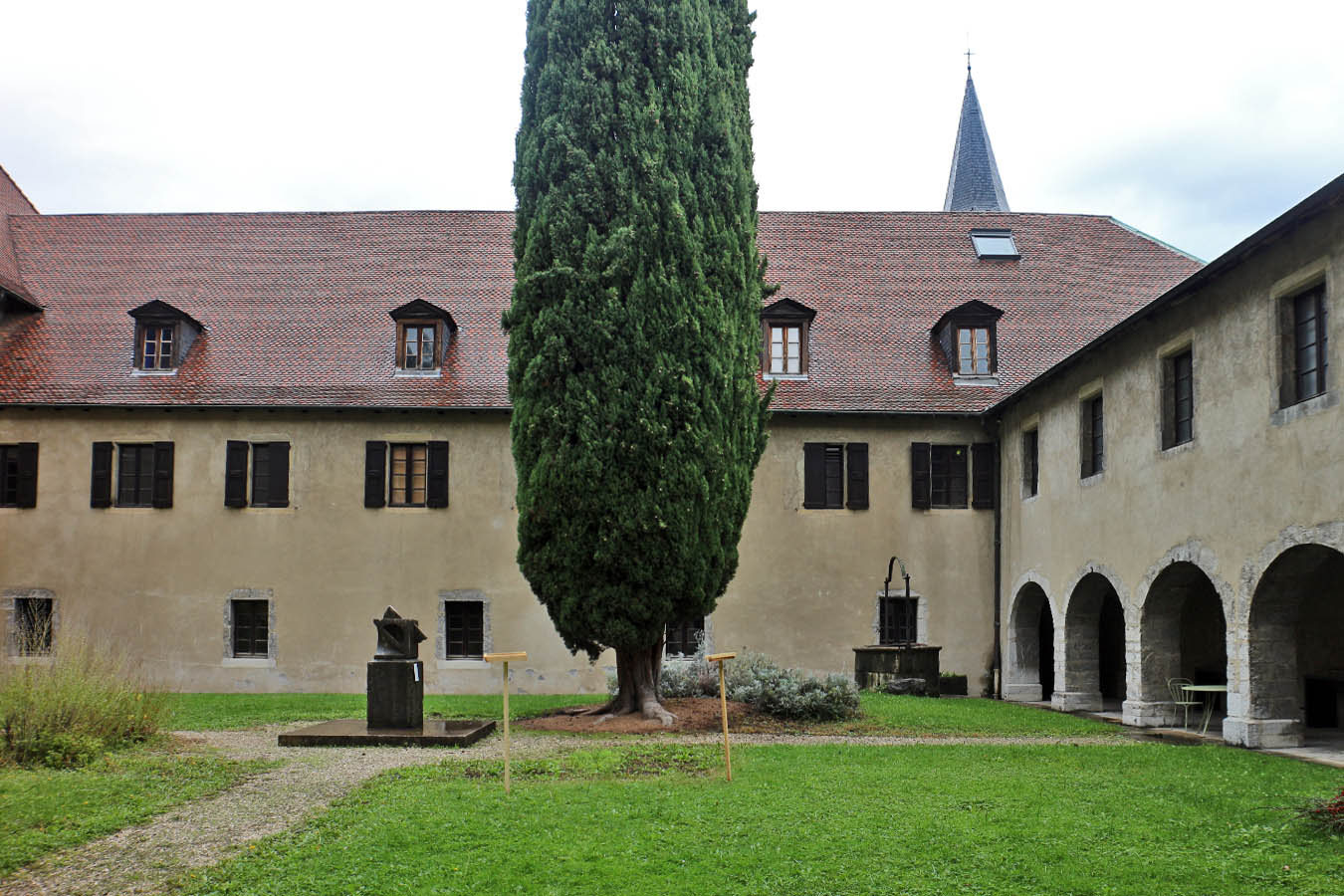 Внутренний сад монастыря