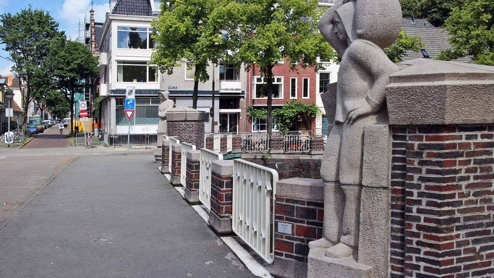 Groningen. Kijk in Het Jatbrug