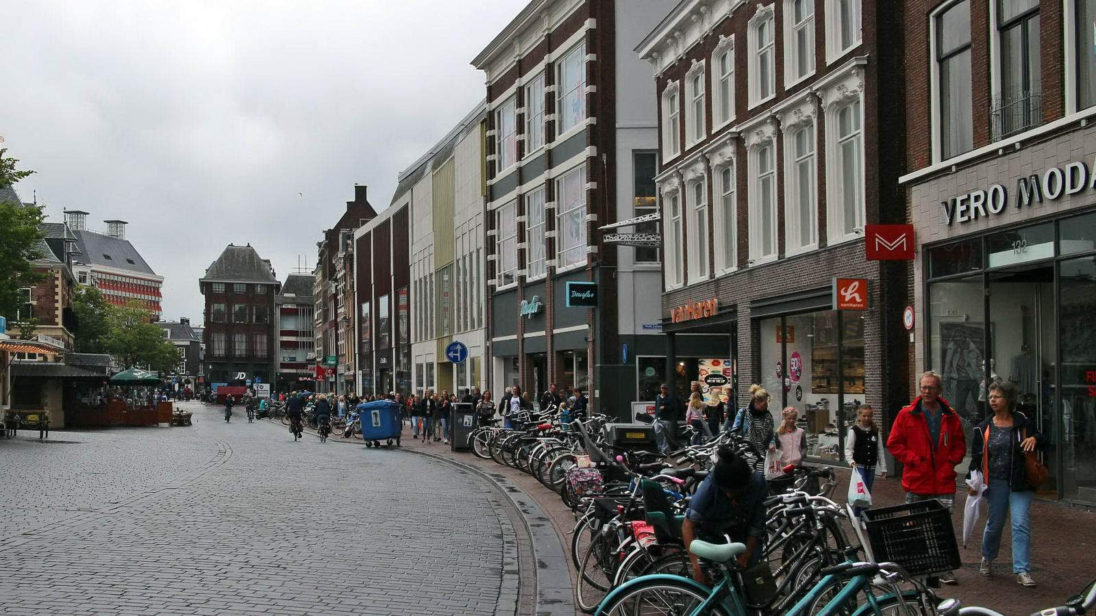 Leeuwarden. Nieuwestad