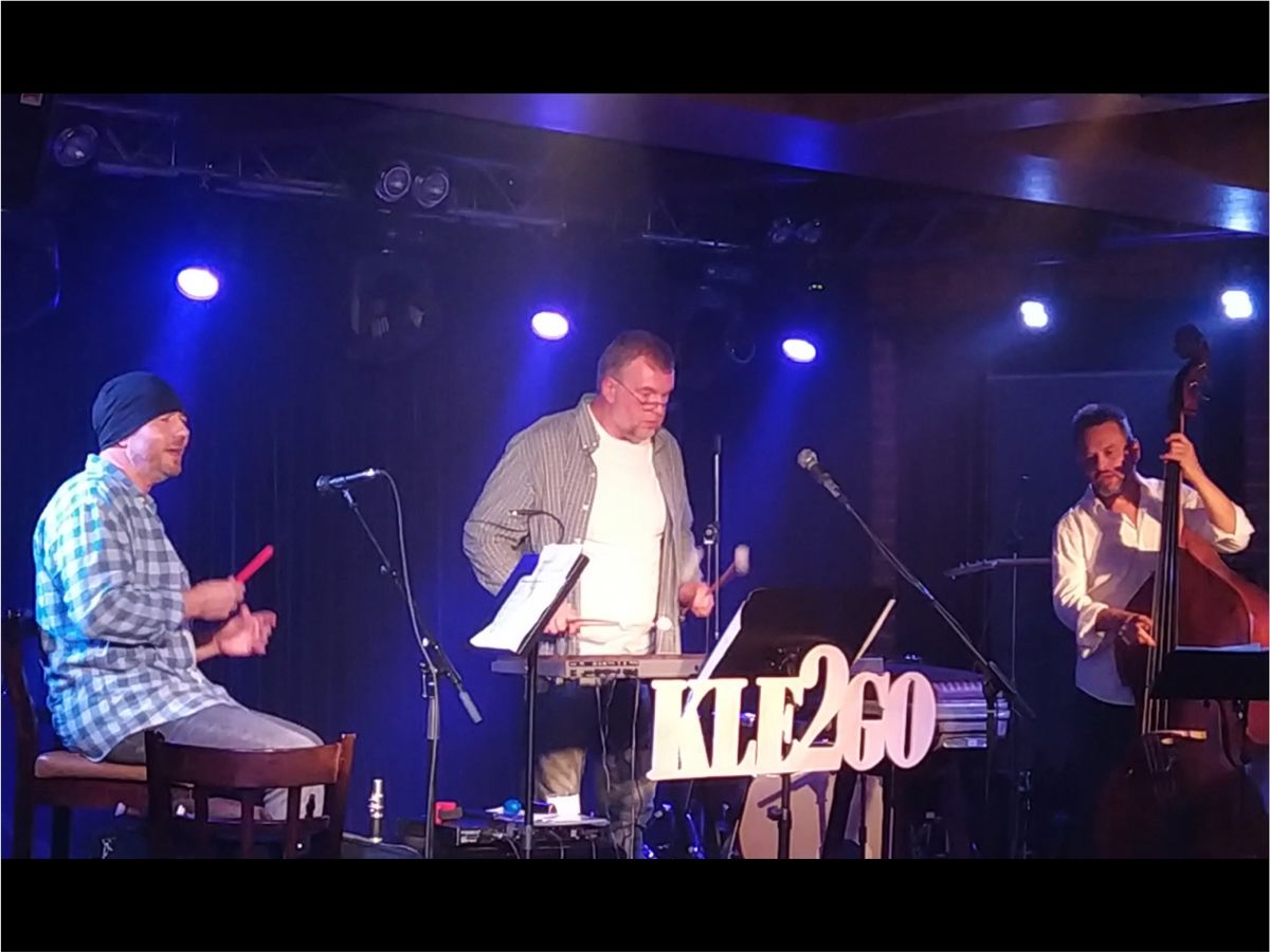 Трио KLE2GO в клубе Алексея Козлова