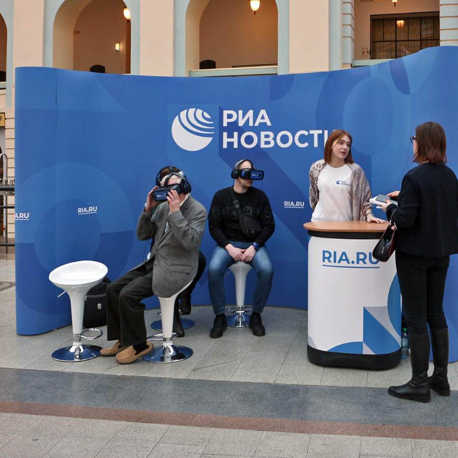 Виртуальная реальность на стенде РИА Новости