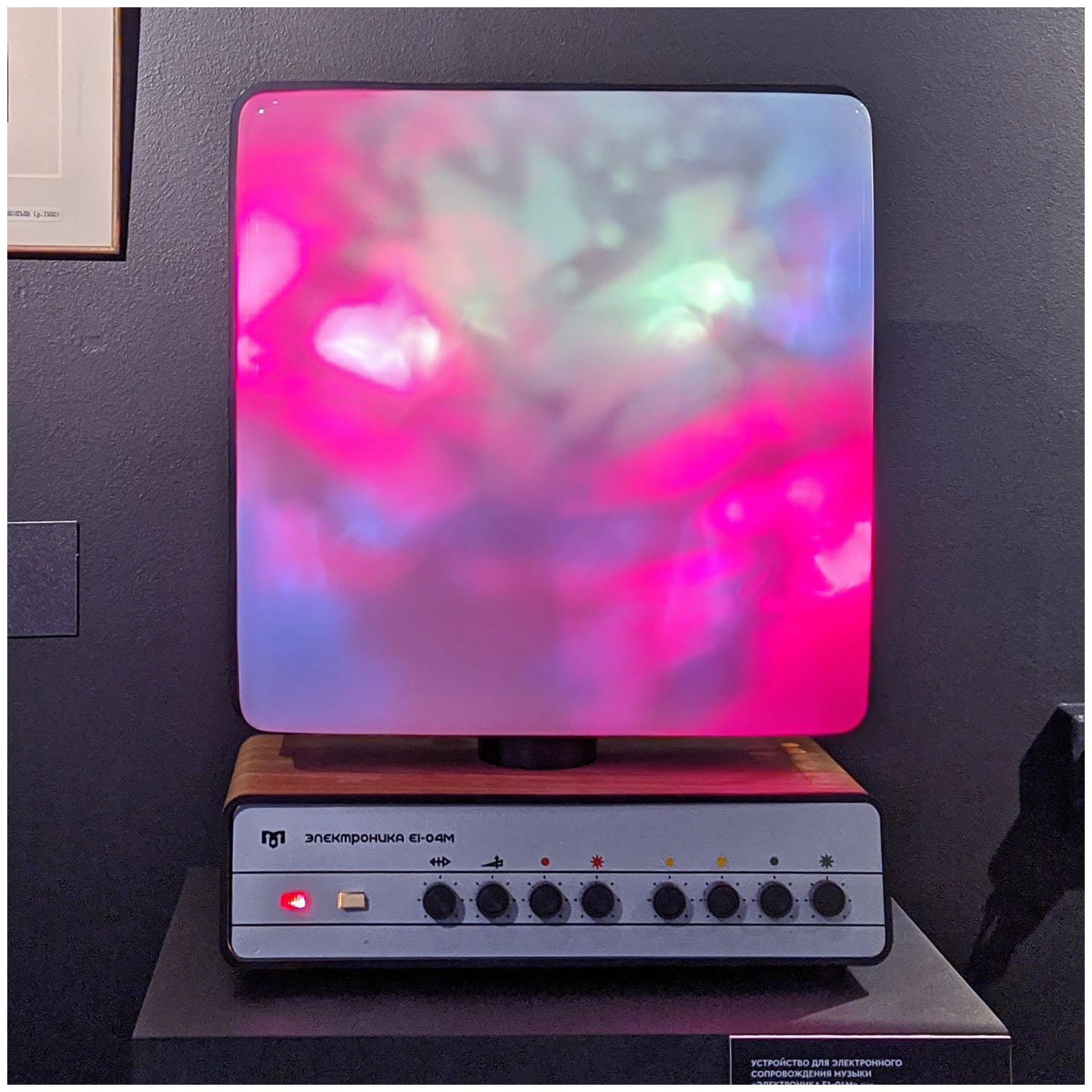 Цветомузыкальная установка «Электроника EI-04M» К. Леонтьева. 1980-е