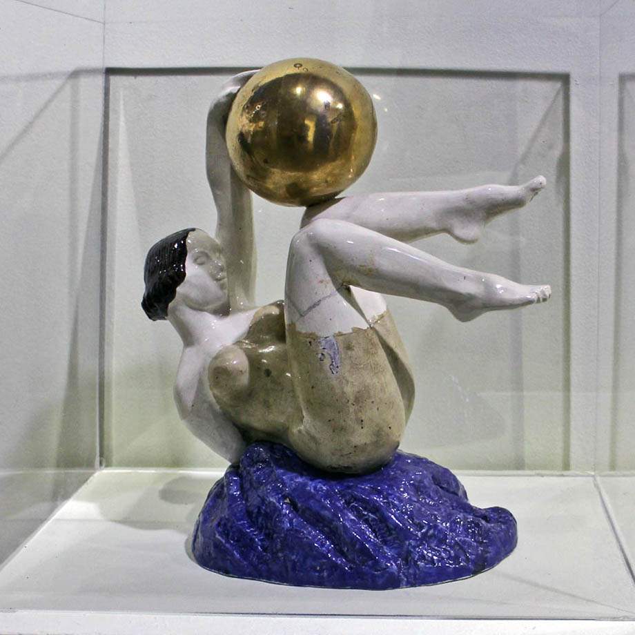 Иван Ефимов. Акробатка с шаром. 1927