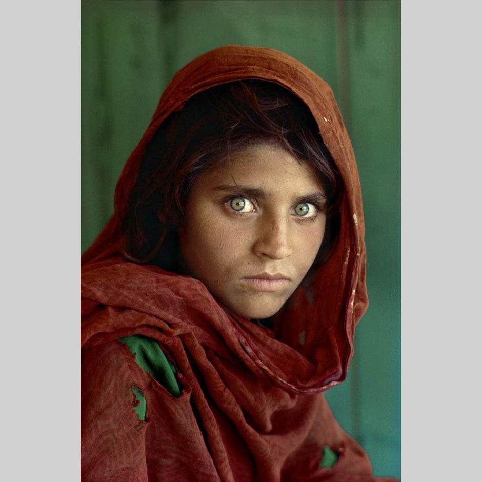 Стив МакКарри. Афганская девочка. Пешавар, Пакистан. 1984