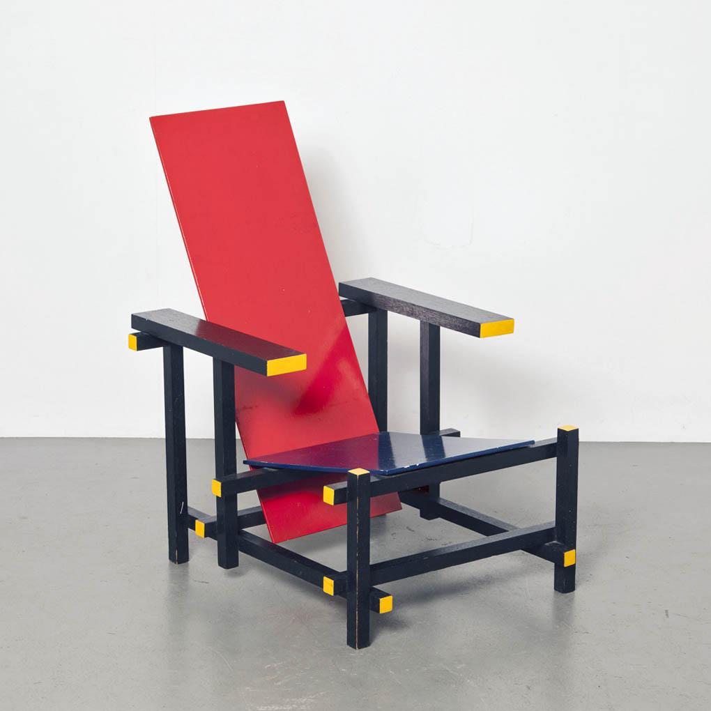 Gerrit Rietveld. Red-and Blue Chair. 1918 / 1956